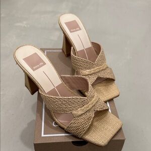 Dolce Vita Beige Braided Raffia Knot Mule Heel Sandal (Lt Natural)